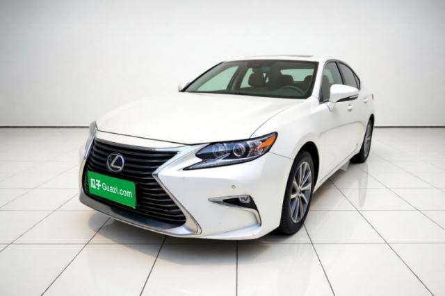 Used Lexus ES 2015 300h Comfort Edition
