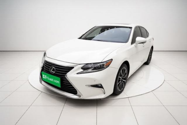 Lexus ES 2015 200 Comfort Edition de segunda mano