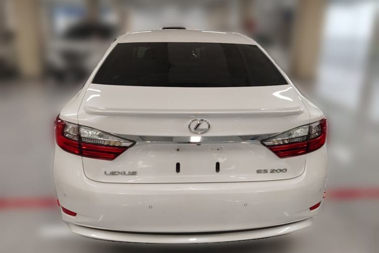 Used Lexus ES 2015 200 Elite Edition Rear