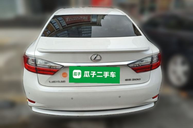 Used Lexus ES 2015 200 Elite Edition Rear