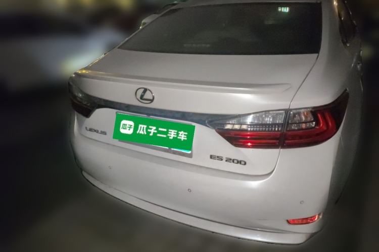 Used Lexus ES 2015 200 Elite Edition Rear