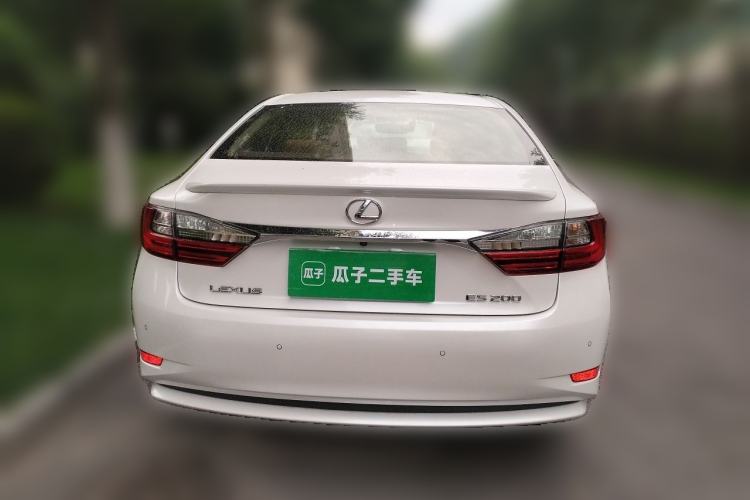 Used Lexus ES 2015 200 Elite Edition Rear