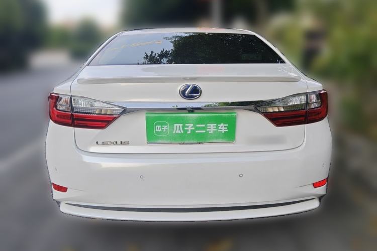 Used Lexus ES 2015 300h Comfort Edition Rear
