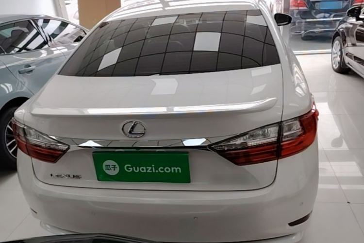 Used Lexus ES 2015 200 Elite Edition Rear