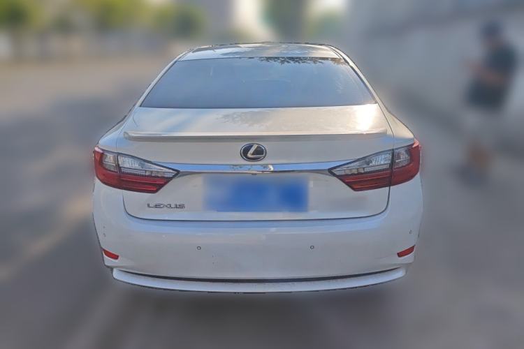 Used Lexus ES 2015 300h Comfort Edition Rear