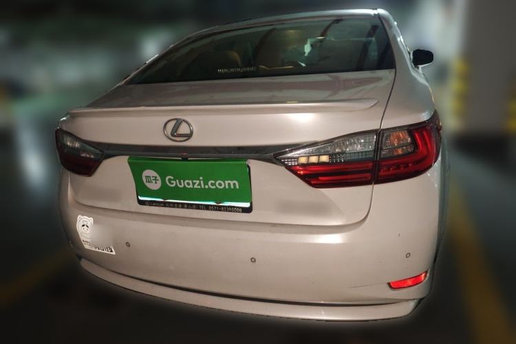 Used Lexus ES 2015 200 Elite Edition Rear