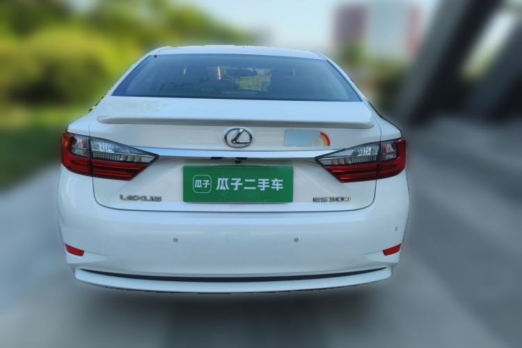 Used Lexus ES 2015 200 Elite Edition Rear