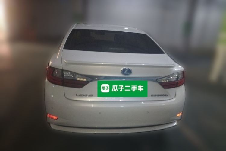 Used Lexus ES 2015 300h Comfort Edition Rear