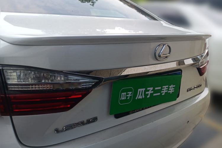Used Lexus ES 2015 200 Elite Edition Rear
