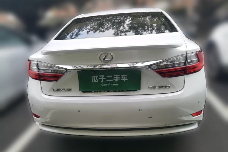 Used Lexus ES 2015 200 Elite Edition Rear