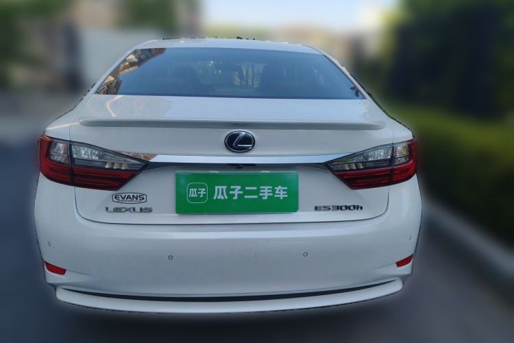 Used Lexus ES 2015 300h Comfort Edition Rear