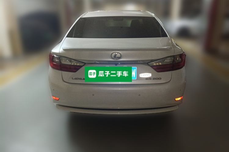 Used Lexus ES 2015 200 Elite Edition Rear