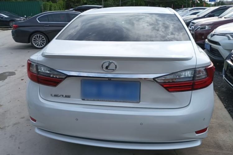 Used Lexus ES 2015 200 Elite Edition Rear