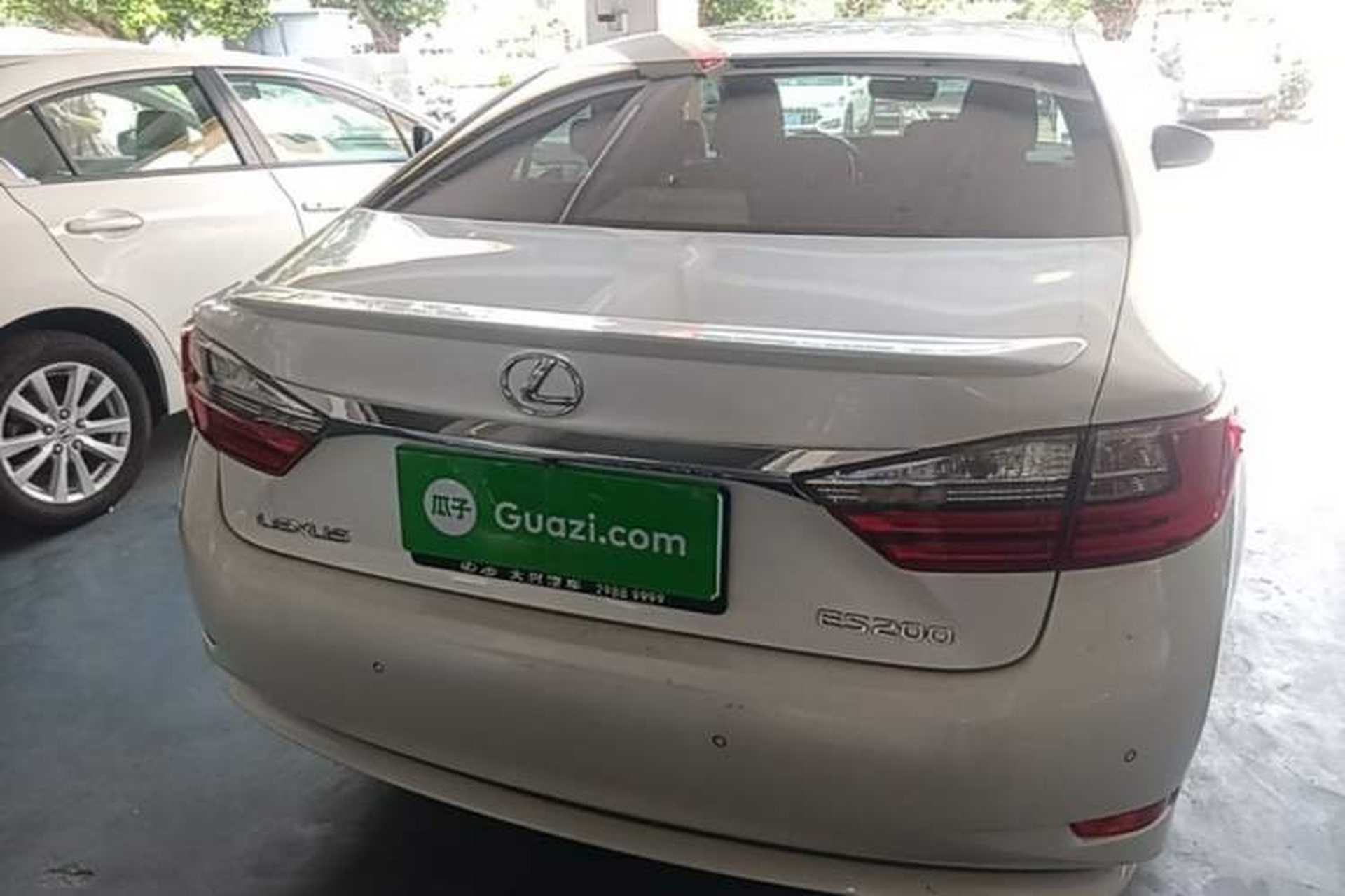 Used Lexus ES 2015 200 Elite Edition Rear