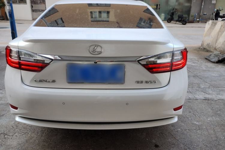 Used Lexus ES 2015 200 Elite Edition Rear