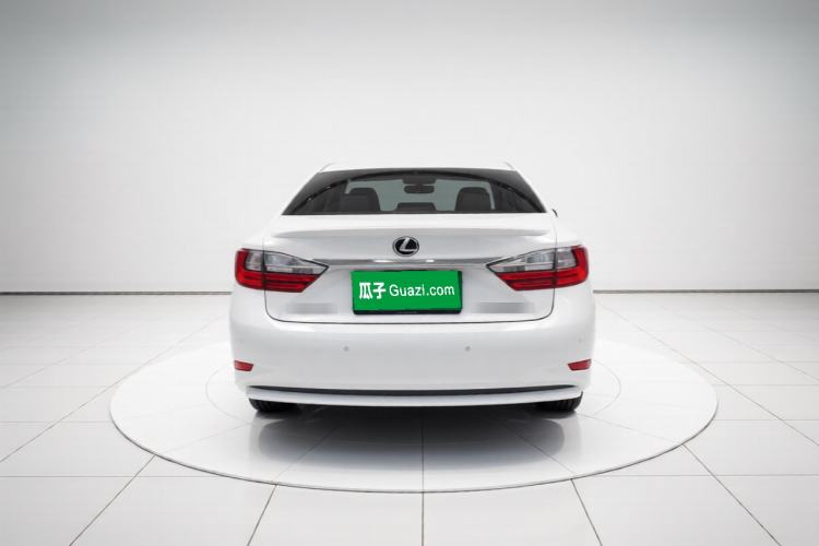Used Lexus ES 2015 300h Comfort Edition Rear