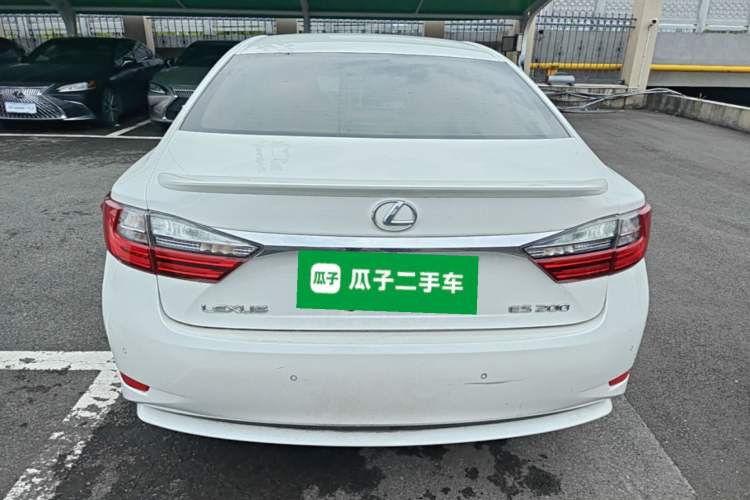 Used Lexus ES 2015 200 Elite Edition Rear