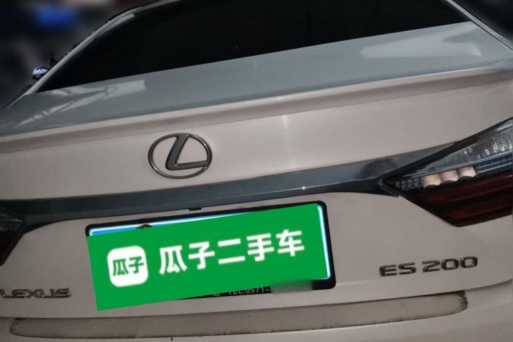 Used Lexus ES 2015 200 Elite Edition Rear