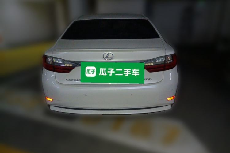 Used Lexus ES 2015 200 Elite Edition Rear