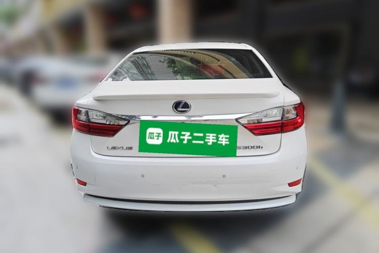Used Lexus ES 2015 300h Comfort Edition Rear