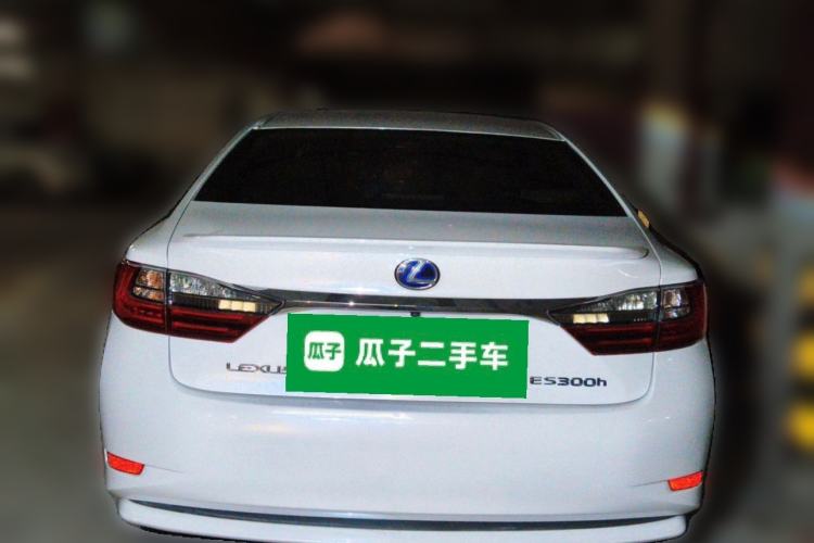 Used Lexus ES 2015 300h Comfort Edition Rear