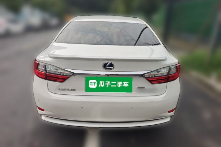Used Lexus ES 2015 300h Comfort Edition Rear