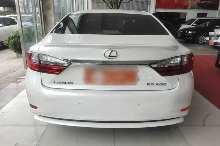 Used Lexus ES 2015 200 Elite Edition Rear