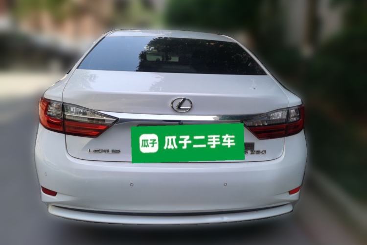 Used Lexus ES 2015 250 Elegant Edition Rear