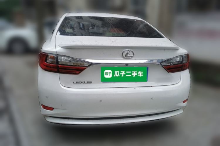 Used Lexus ES 2015 200 Elite Edition Rear