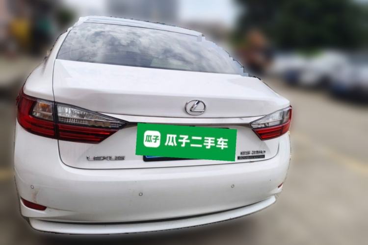 Used Lexus ES 2015 250 Elegant Edition Rear