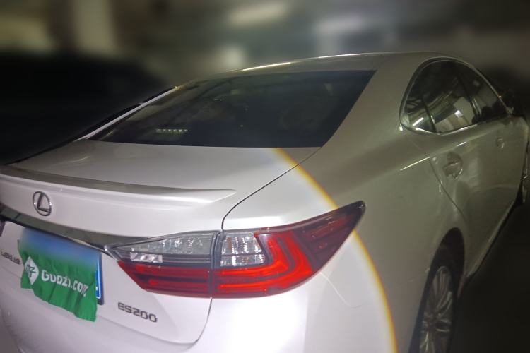 Used Lexus ES 2015 200 Elite Edition Rear