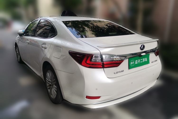 Used Lexus ES 2015 200 Elite Edition Rear Left 45 Deg