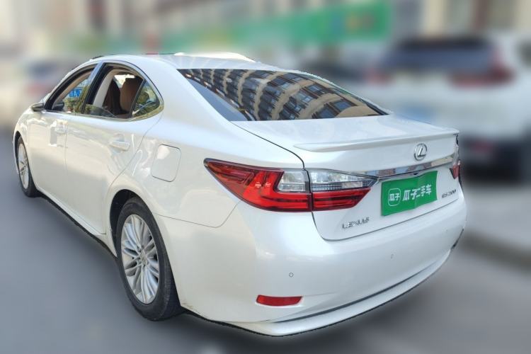Used Lexus ES 2015 200 Elite Edition Rear Left 45 Deg