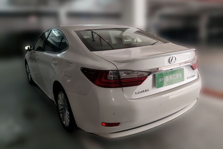 Used Lexus ES 2015 200 Elite Edition Rear Left 45 Deg