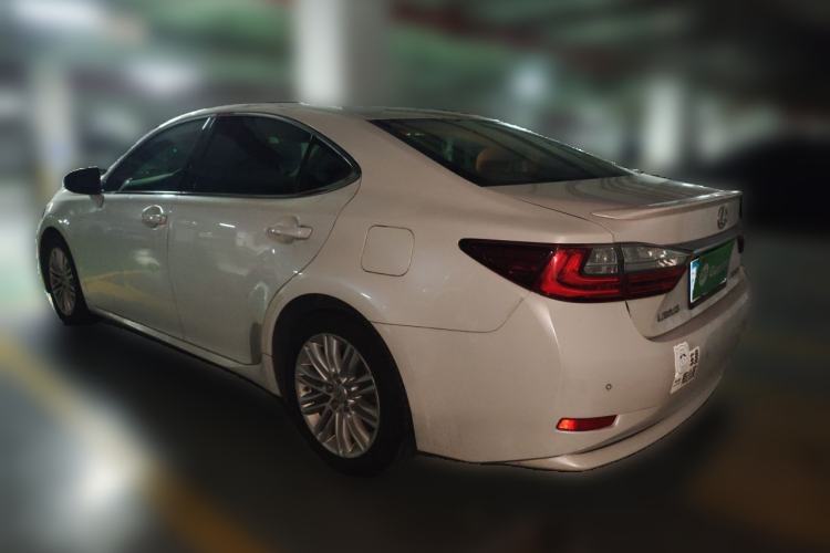 Used Lexus ES 2015 200 Elite Edition Rear Left 45 Deg