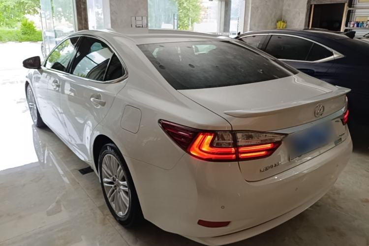 Used Lexus ES 2015 200 Elite Edition Rear Left 45 Deg