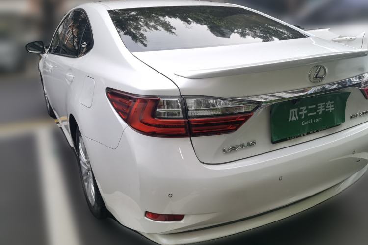 Used Lexus ES 2015 200 Elite Edition Rear Left 45 Deg