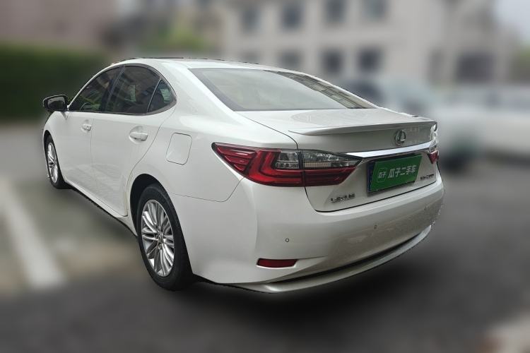 Used Lexus ES 2015 200 Comfort Edition Rear Left 45 Deg
