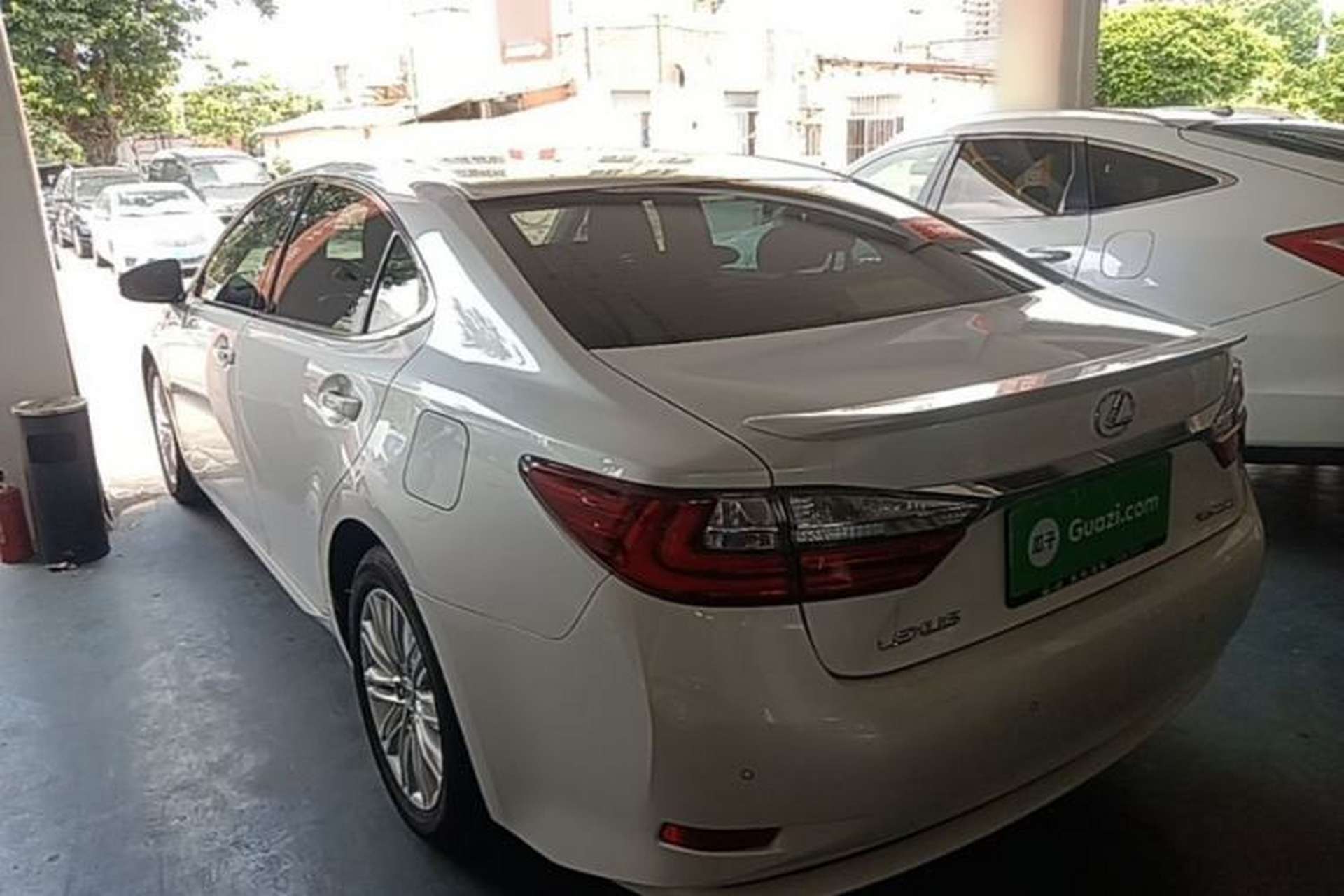 Used Lexus ES 2015 200 Elite Edition Rear Left 45 Deg