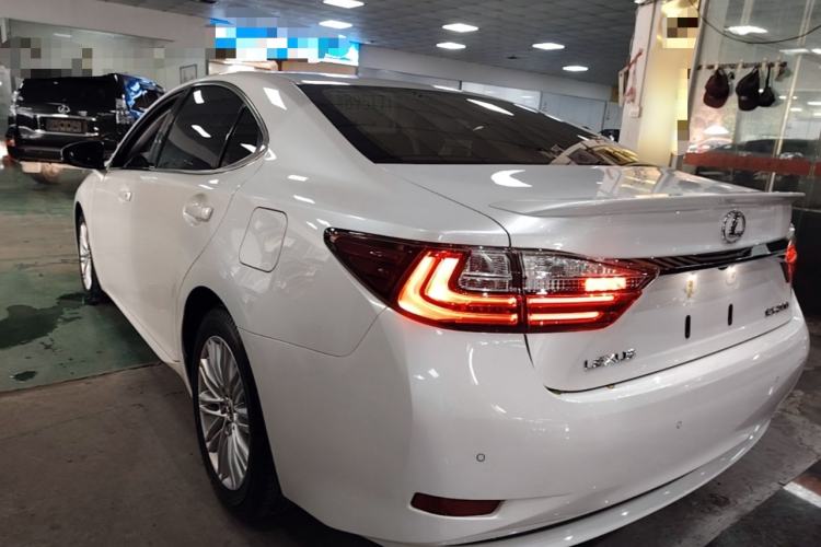 Used Lexus ES 2015 200 Elite Edition Rear Left 45 Deg