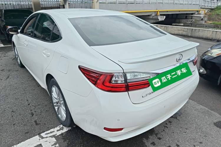 Used Lexus ES 2015 200 Elite Edition Rear Left 45 Deg