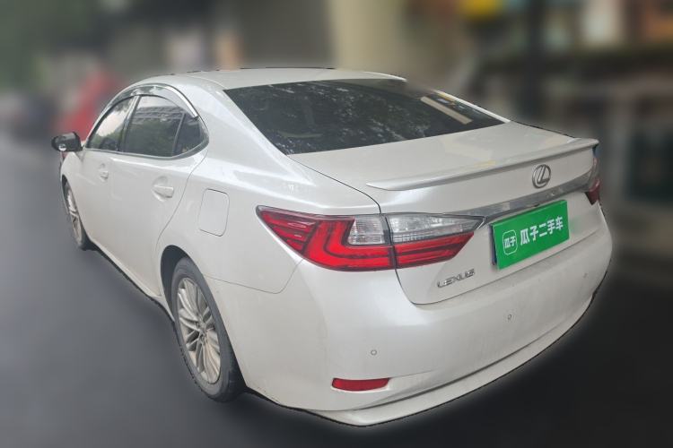Used Lexus ES 2015 200 Comfort Edition Rear Left 45 Deg