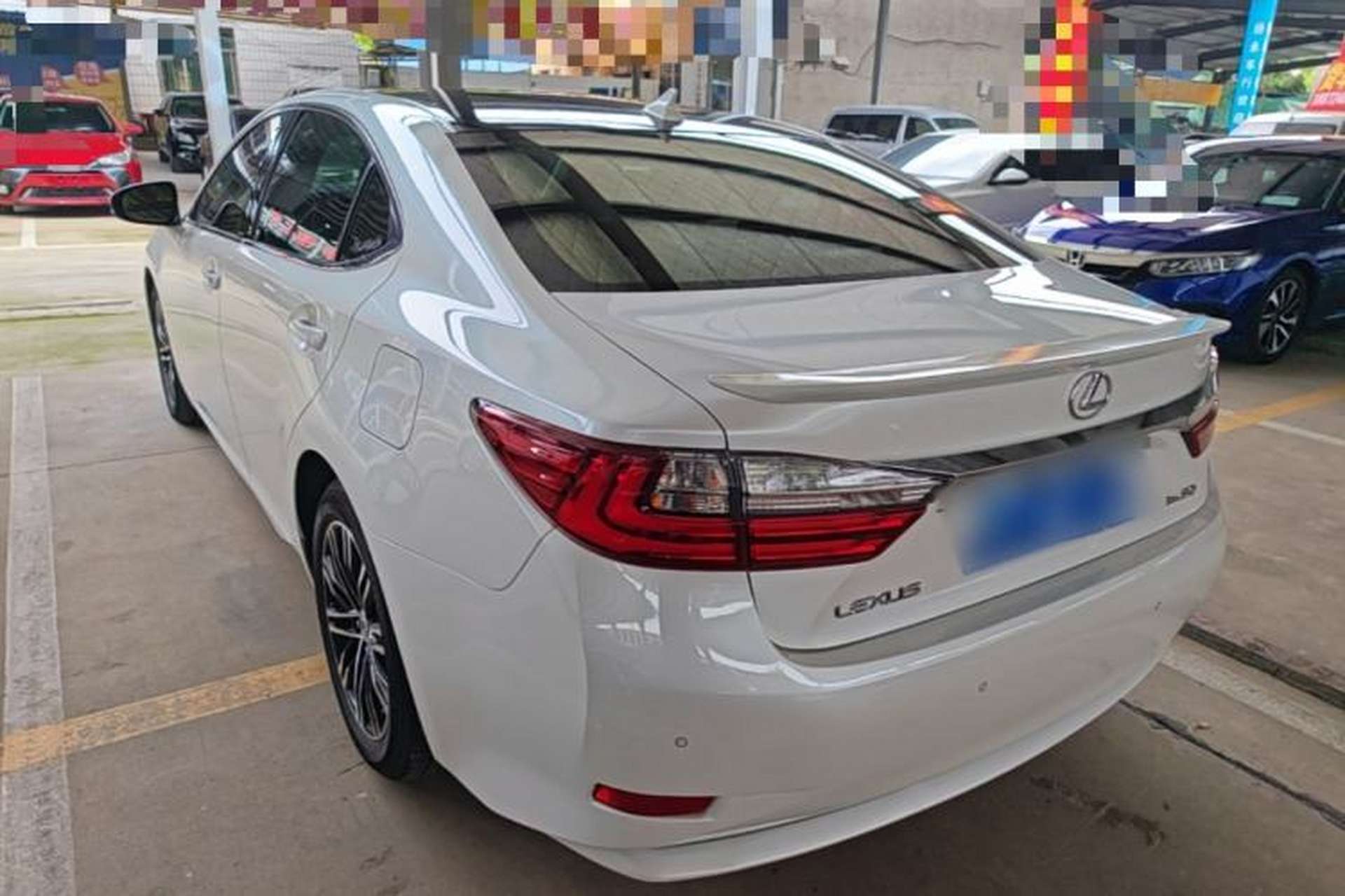 Used Lexus ES 2015 250 Elegant Edition Rear Left 45 Deg