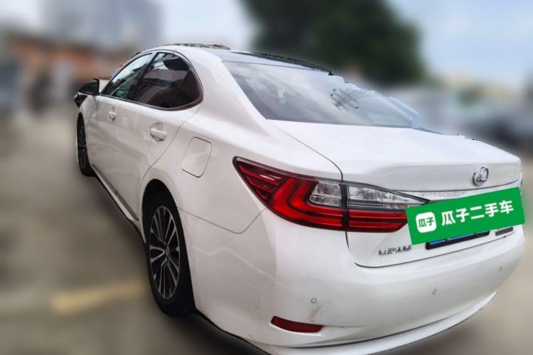 Used Lexus ES 2015 250 Elegant Edition Rear Left 45 Deg