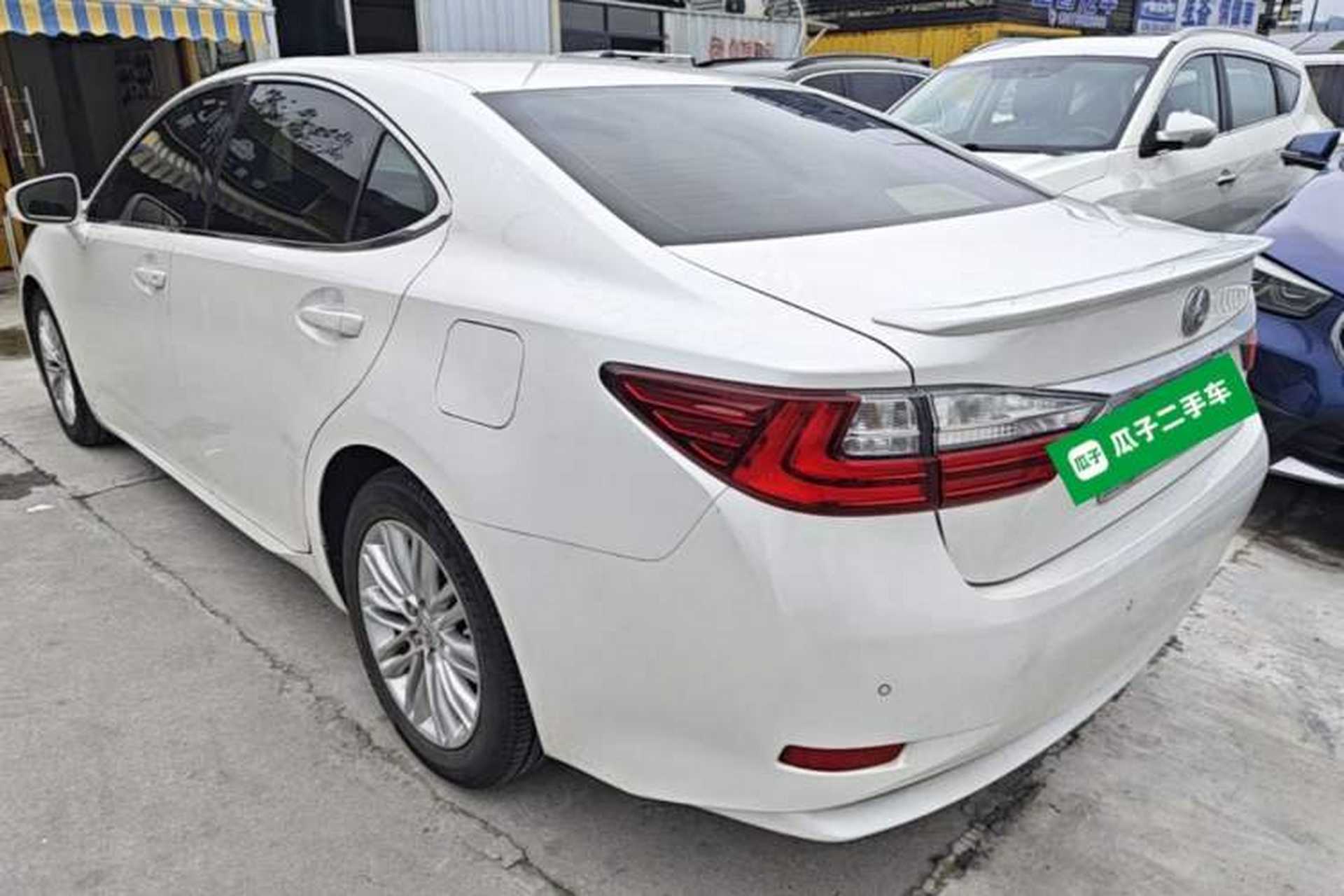 Used Lexus ES 2015 200 Elite Edition Rear Left 45 Deg