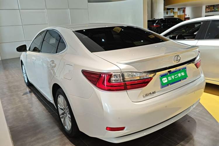 Used Lexus ES 2015 200 Elite Edition Rear Left 45 Deg