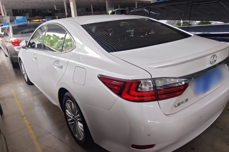 Used Lexus ES 2015 200 Comfort Edition Rear Left 45 Deg