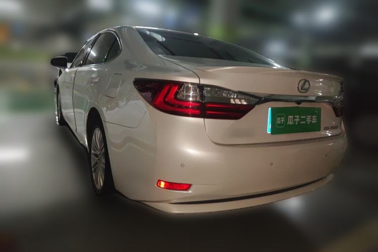 Used Lexus ES 2015 200 Comfort Edition Rear Left 45 Deg