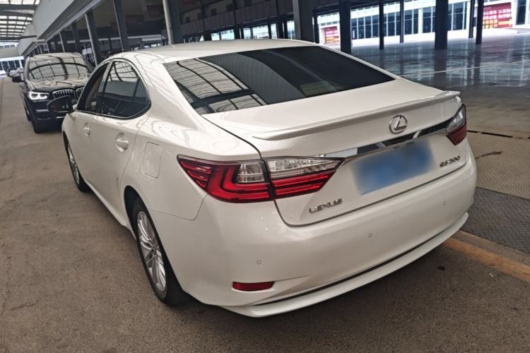 Used Lexus ES 2015 200 Elite Edition Rear Left 45 Deg