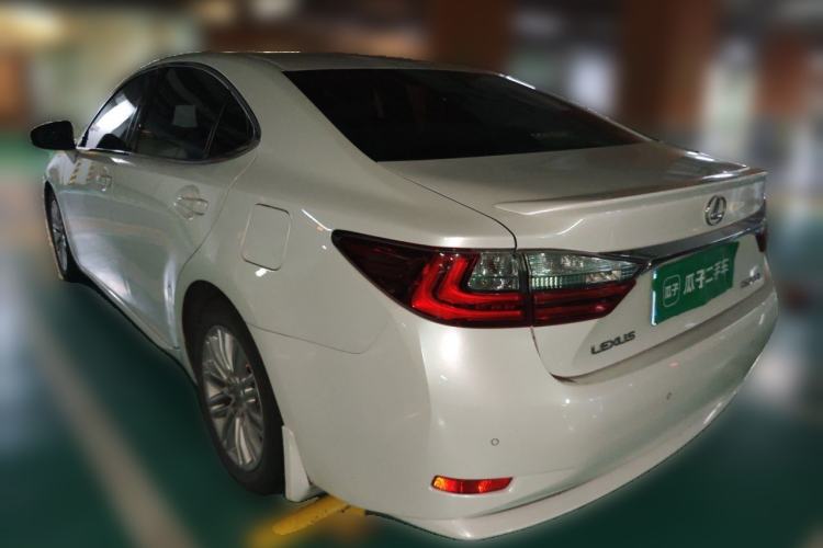Used Lexus ES 2015 200 Elite Edition Rear Left 45 Deg